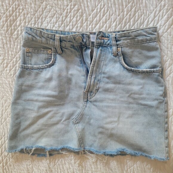 Zara Light Wash Denim Mini Skirt - Picture 3 of 6
